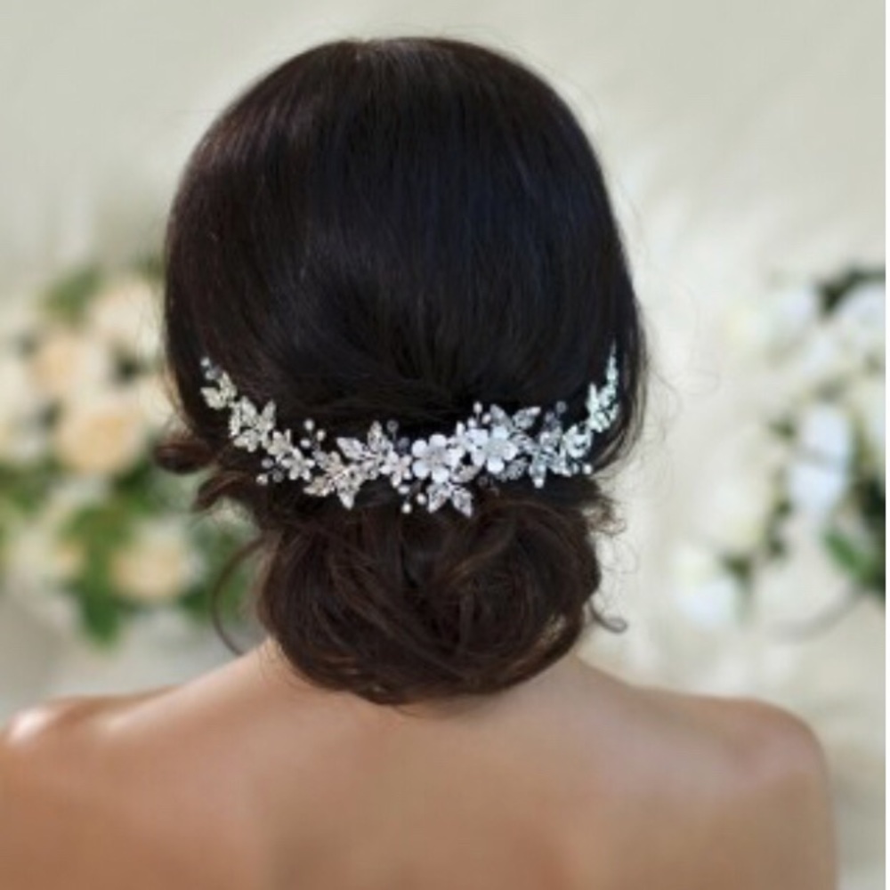 Beautiful crystal hairpiece